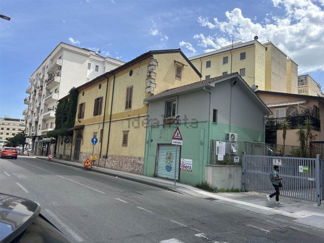 Locale in vendita di 60 m²