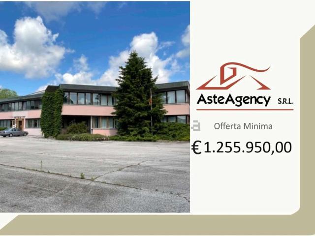Locale in vendita di 6150 m² in Via Piave, 35