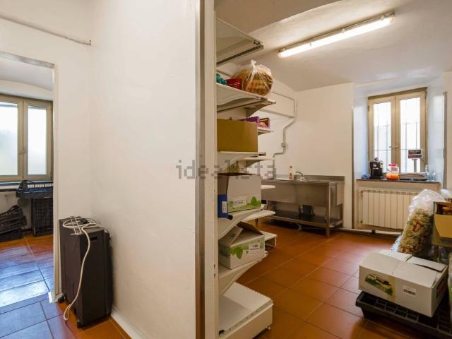 Locale in vendita di 61 m² in Via Torino, 138