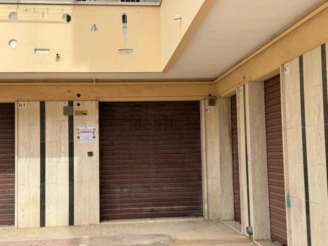Locale in vendita di 61 m² in Via Vincenzo Gioberti, 25
