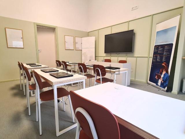 Locale in vendita di 61 m² in Via Vittorio Emanuele Orlando, 9