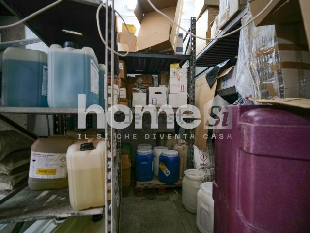 Locale in vendita di 61 m² in Via Antonio di Rudinì, 8