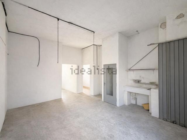 Locale in vendita di 61 m² in Via Conte Verde