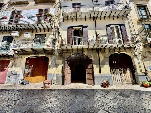 Locale in vendita di 61 m² in Via del Bosco, 37