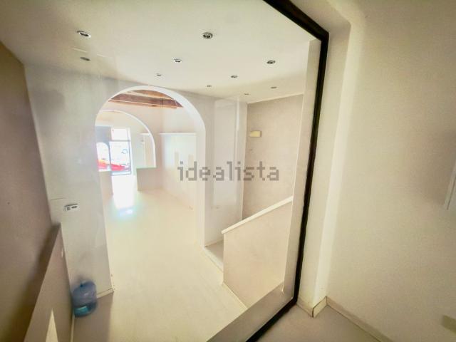 Locale in vendita di 61 m² in Via della Madonna