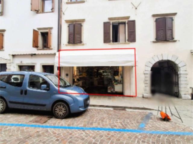 Locale in vendita di 61 m² in Via Giacomo Matteotti, 2