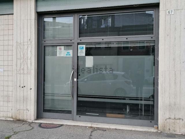 Locale in vendita di 61 m² in Via Pierdomenico Frattini