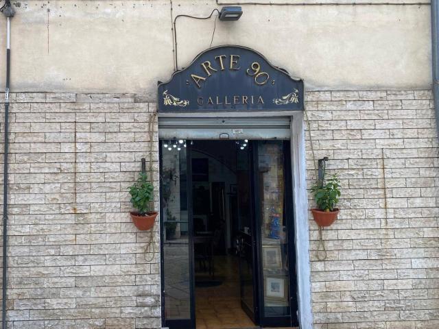 Locale in vendita di 61 m² in Via Renato Lorusso
