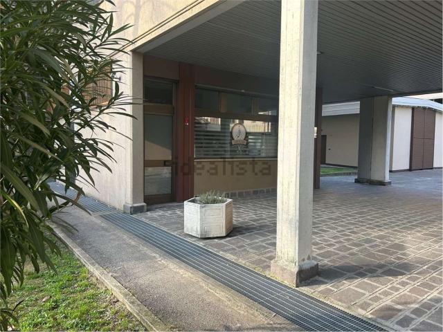 Locale in vendita di 61 m²