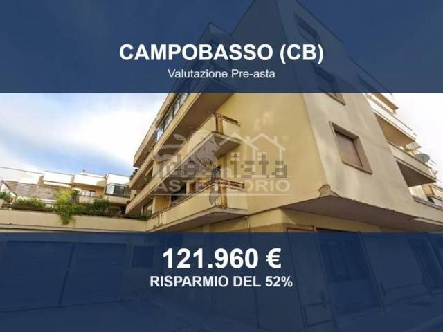 Locale in vendita di 627 m² in Via Vincenzo Tiberio, 80