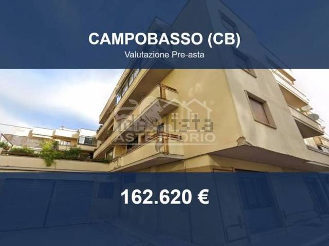 Locale in vendita di 627 m² in Via Vincenzo Tiberio, 80
