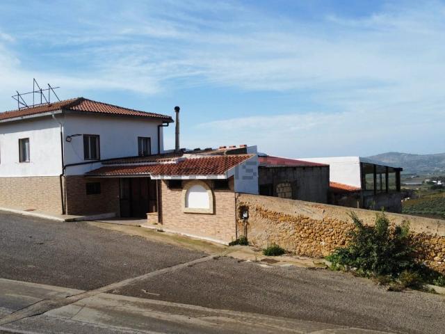 Locale in vendita di 629 m² in Contrada paradiso