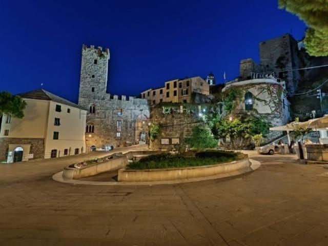 Locale in vendita di 62 m² in Piazza Bastreri