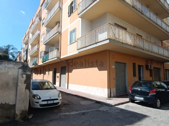 Locale in vendita di 62 m² in Via Torrazzo
