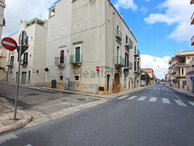 Locale in vendita di 62 m² in Via Conversano, 29