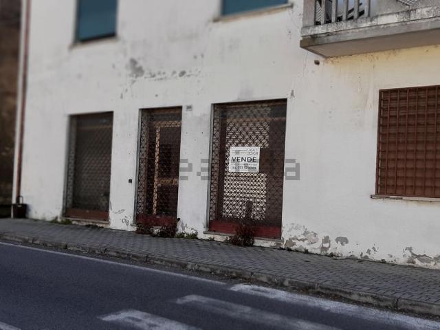 Locale in vendita di 62 m² in Via don minzoni