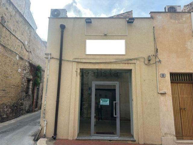Locale in vendita di 62 m² in Via Galileo Galilei