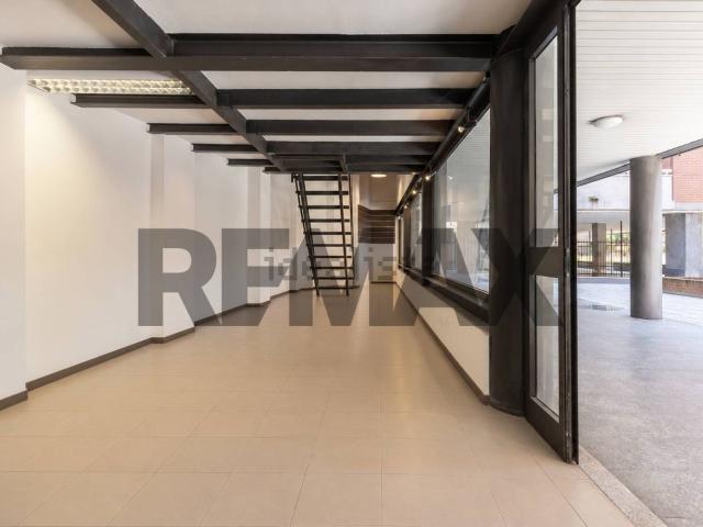 Locale in vendita di 62 m² in Via Sant&apos  Ambrogio, 3