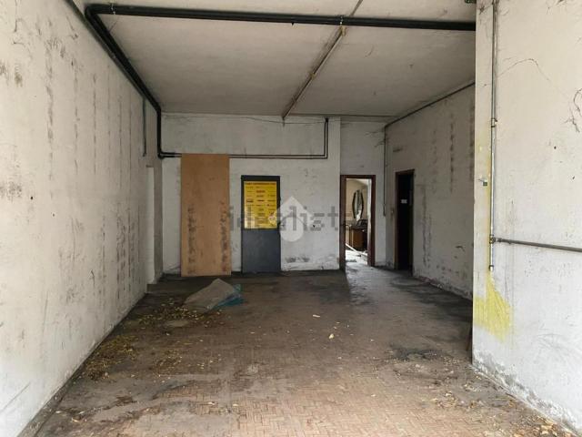 Locale in vendita di 630 m² in Via Conselvana, 148