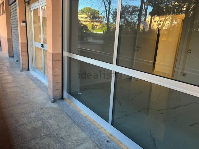 Locale in vendita di 67 m² in Via Alberto Ascari