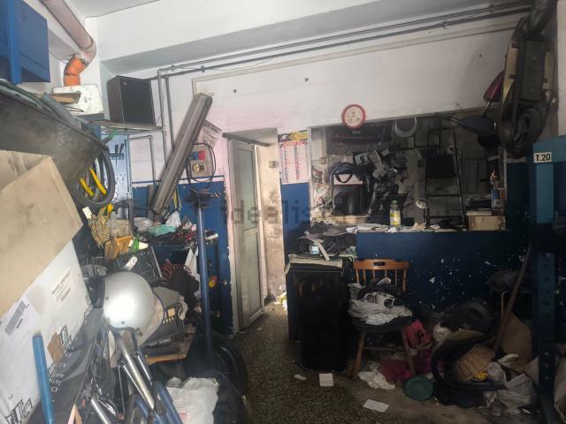 Locale in vendita di 67 m² in Via La Legname