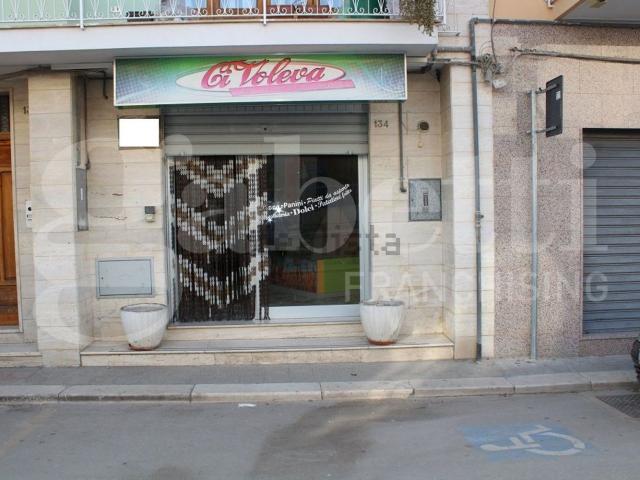 Locale in vendita di 67 m² in Via Luigi Settembrini, 134