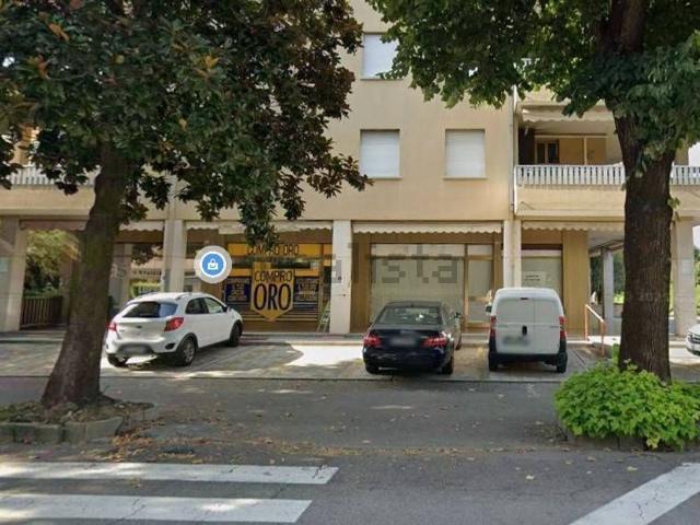 Locale in vendita di 67 m² in Via Martiri Sfriso, 10