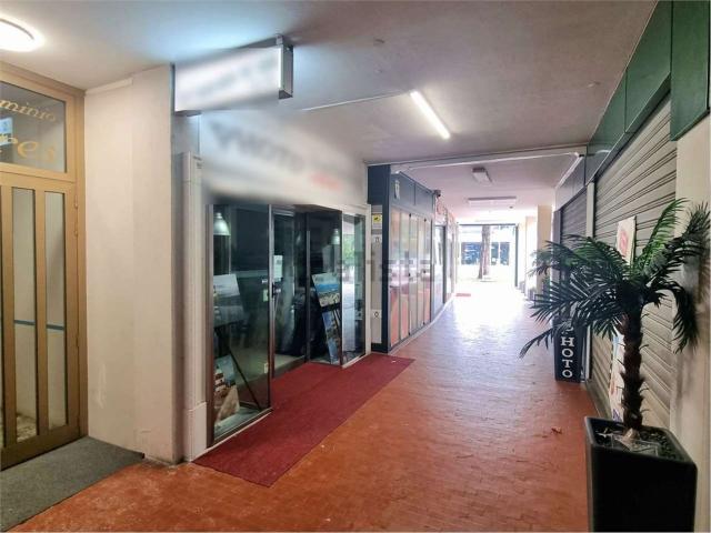 Locale in vendita di 67 m² in Viale Gorizia, 9
