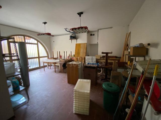 Locale in vendita di 64 m² in Via Beato Alberto, 58