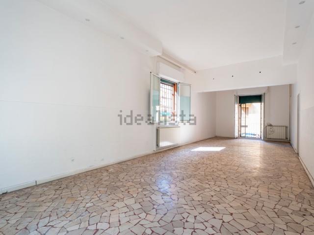 Locale in vendita di 64 m² in Via Filippo Beroaldo, 1