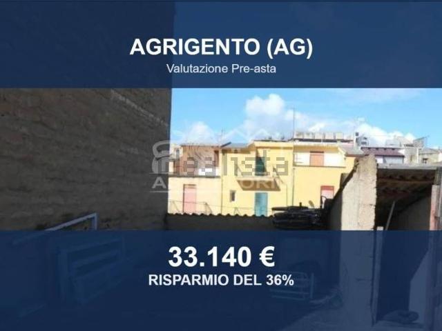Locale in vendita di 64 m² in Via Fosse Ardeatine, 9