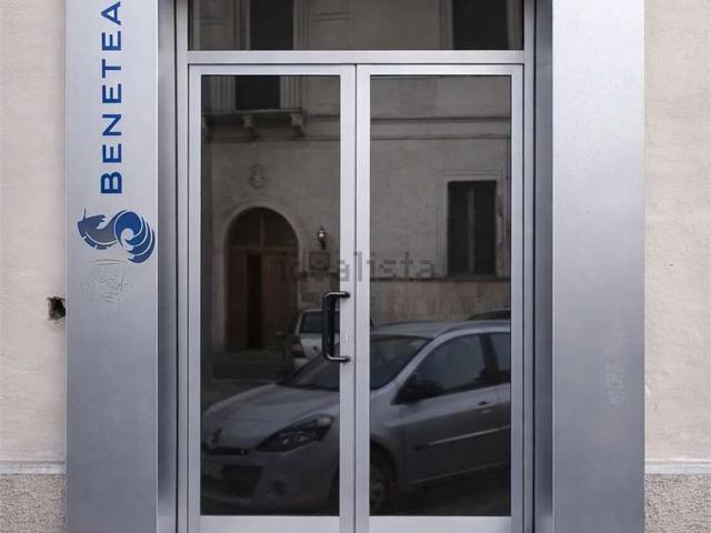Locale in vendita di 64 m² in Via Pitagora, 21