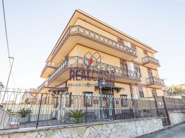 Locale in vendita di 64 m² in Via San Biagio Platani, 23