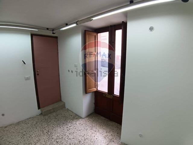 Locale in vendita di 64 m² in Via Solferino, 82