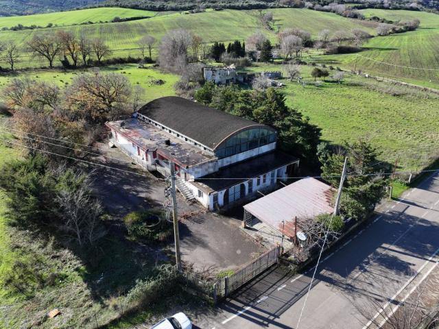 Locale in vendita di 6500 m² in Via Belvedere, 30
