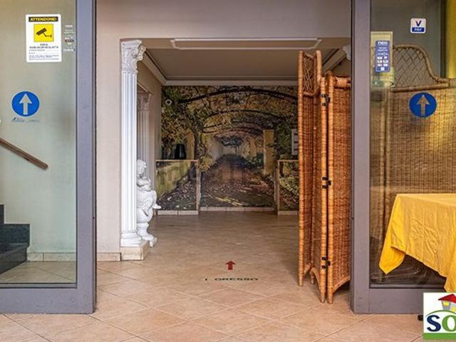 Locale in vendita di 650 m² in Via F. Lo Sardo, 49