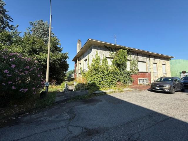 Locale in vendita di 650 m² in Via Marnate, 13