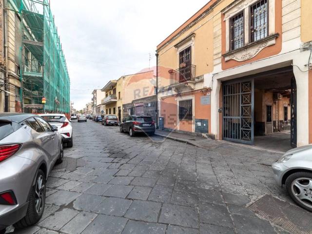 Locale in vendita di 650 m² in Via Re Martino, 114