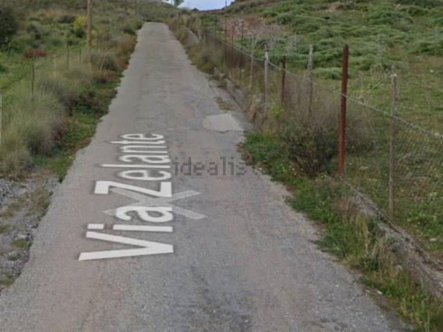 Locale in vendita di 650 m² in Via Zelante