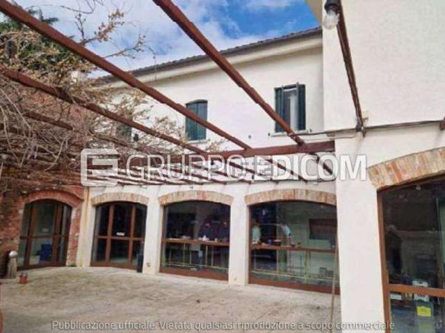 Locale in vendita di 651 m² in Via Muson, 18