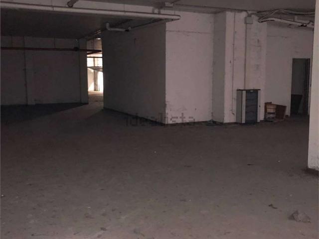 Locale in vendita di 658 m² in Via Santa Teresa