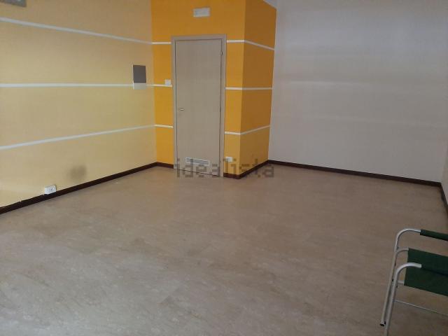 Locale in vendita di 65 m² in Piazza Vittorio Bachelet