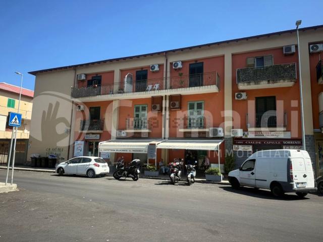Locale in vendita di 65 m² in Piazza Dante Alighieri, 44