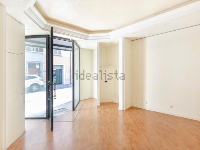 Locale in vendita di 65 m² in Piazza Francesco Baracca