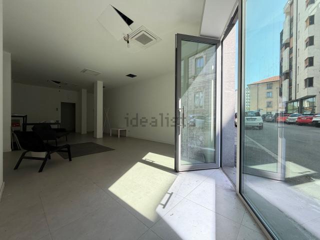 Locale in vendita di 65 m² in Piazza Giuseppe Garibaldi