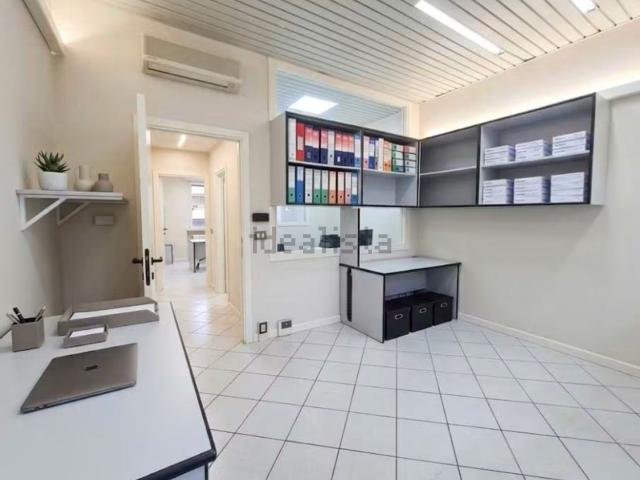 Locale in vendita di 65 m² in Piazzale San Savino