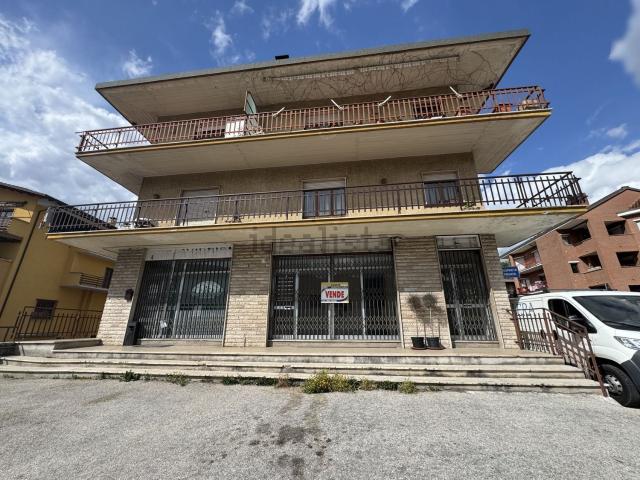 Locale in vendita di 65 m² in Strada Principale, 103