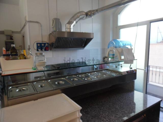 Locale in vendita di 65 m² in Strada Statale 16 Adriatica