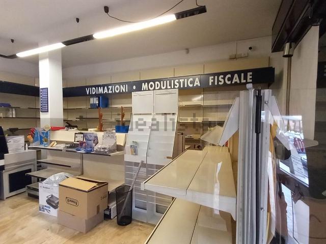 Locale in vendita di 65 m² in Via Toscana, 5