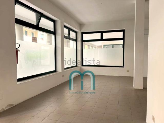 Locale in vendita di 65 m² in Via Veneto, 23